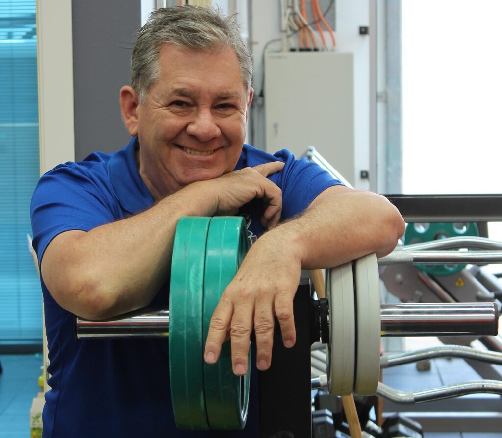 子連れで利用できる男性トレーナーのいるジムはどこですか？